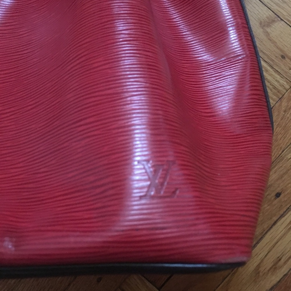 Authentic Louis Vuitton Bag! - Picture 3 of 8